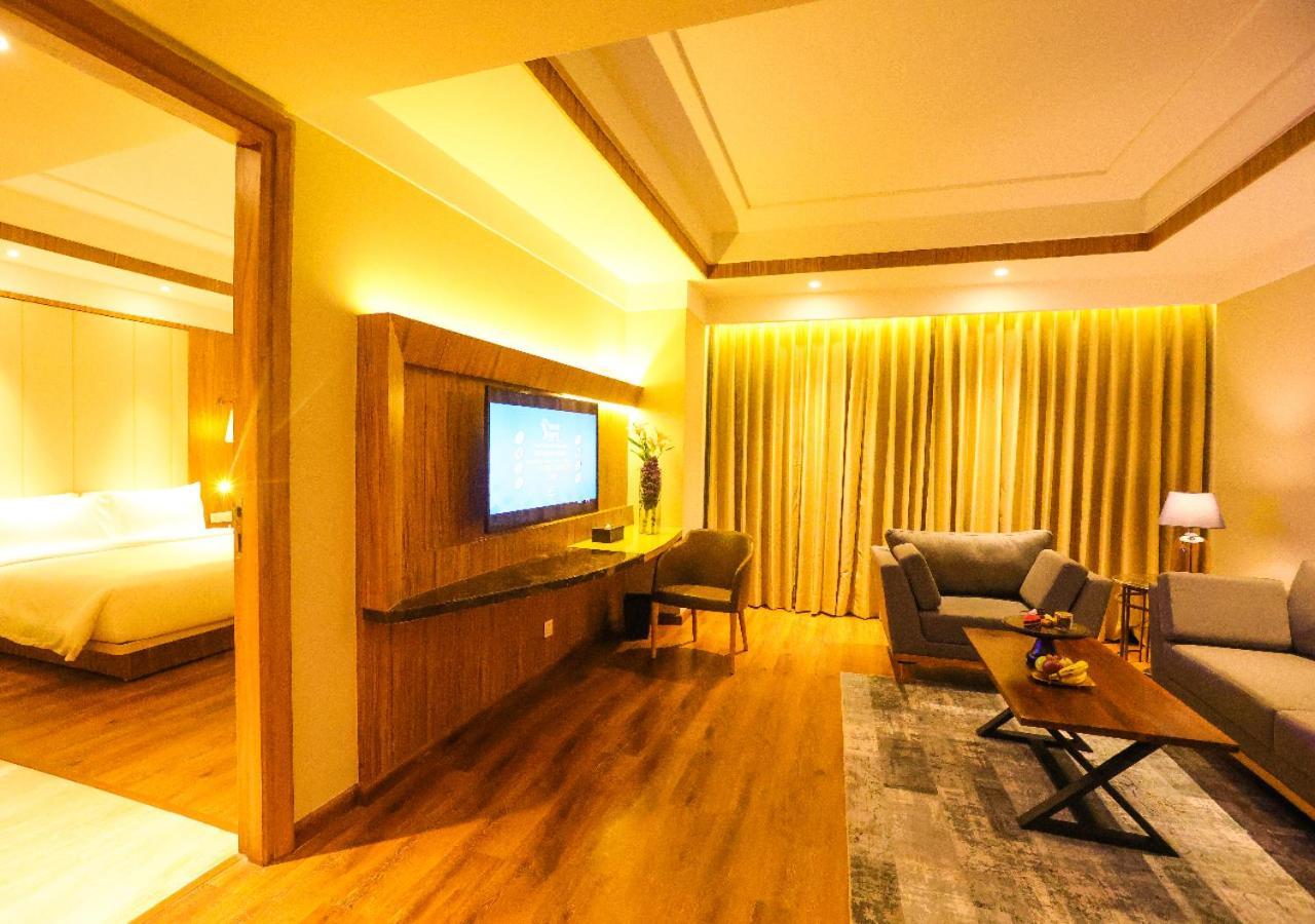 Hotel Radisson Bhopal Zewnętrze zdjęcie