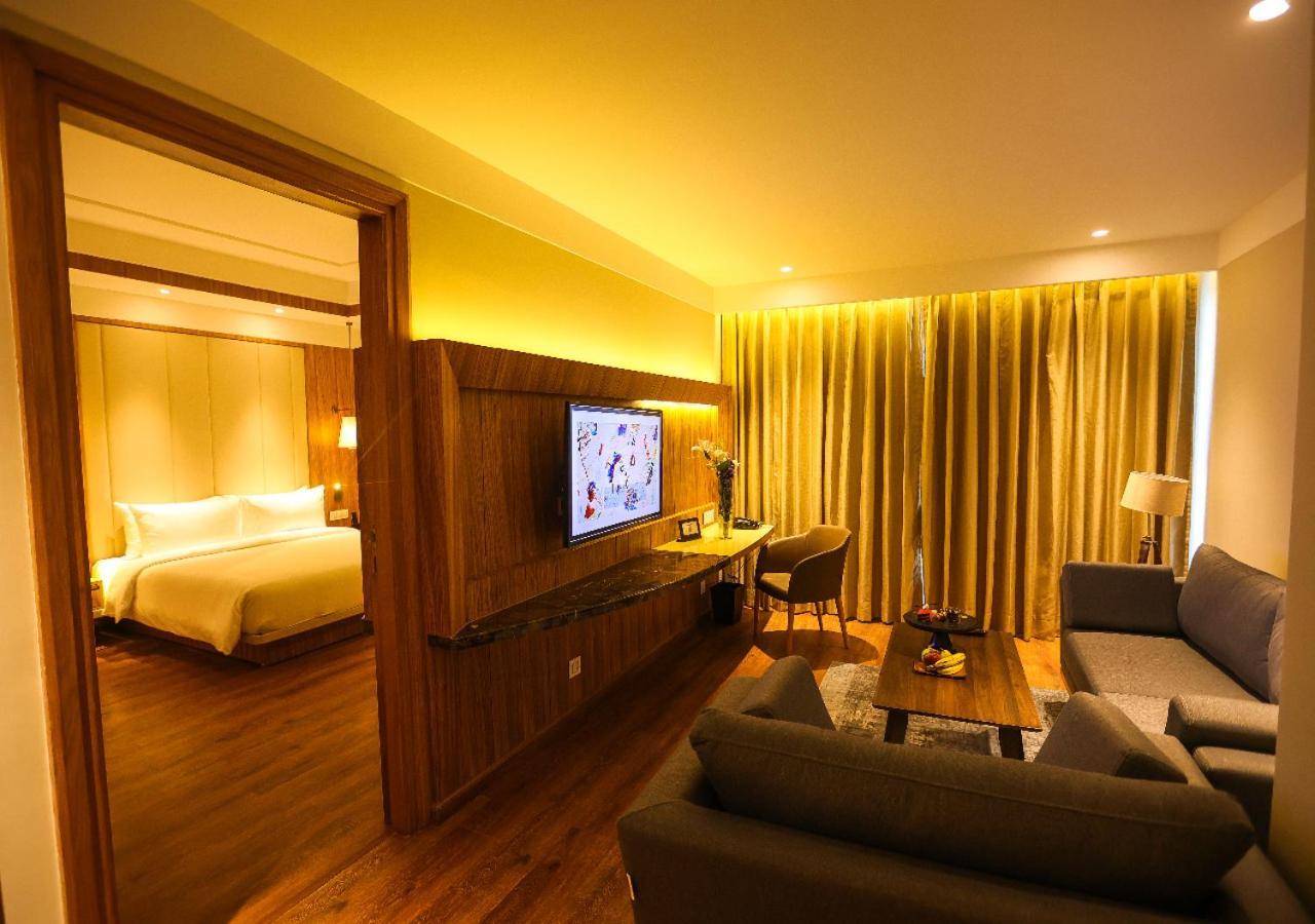 Hotel Radisson Bhopal Zewnętrze zdjęcie