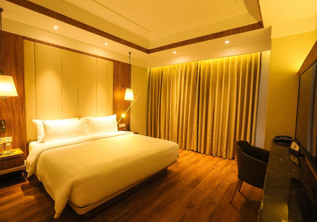 Hotel Radisson Bhopal Zewnętrze zdjęcie